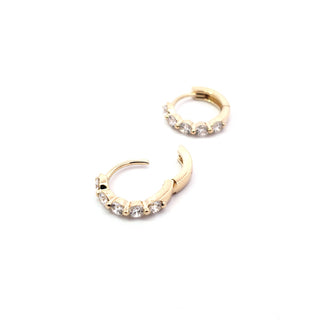 Aretes tipo argolla con diamantes de 0,49 quilates en oro amarillo de 14 quilates