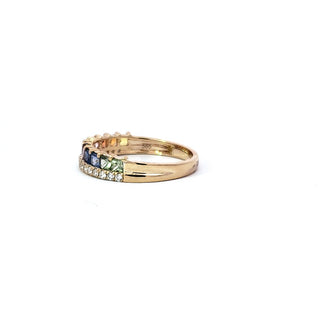 Anillo de diamantes y zafiro arcoíris de oro amarillo de 14 quilates