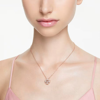 Swarovski - Colgante Idyllia, Trébol, blanco, Baño en tono oro rosa - 5674211 