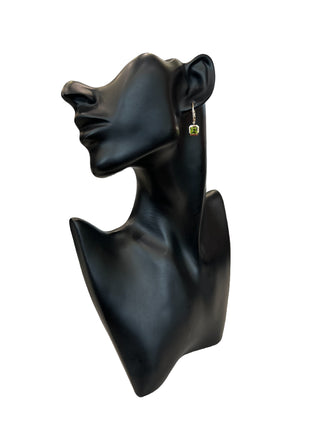 Aretes de diamantes y peridoto en oro amarillo de 14 quilates