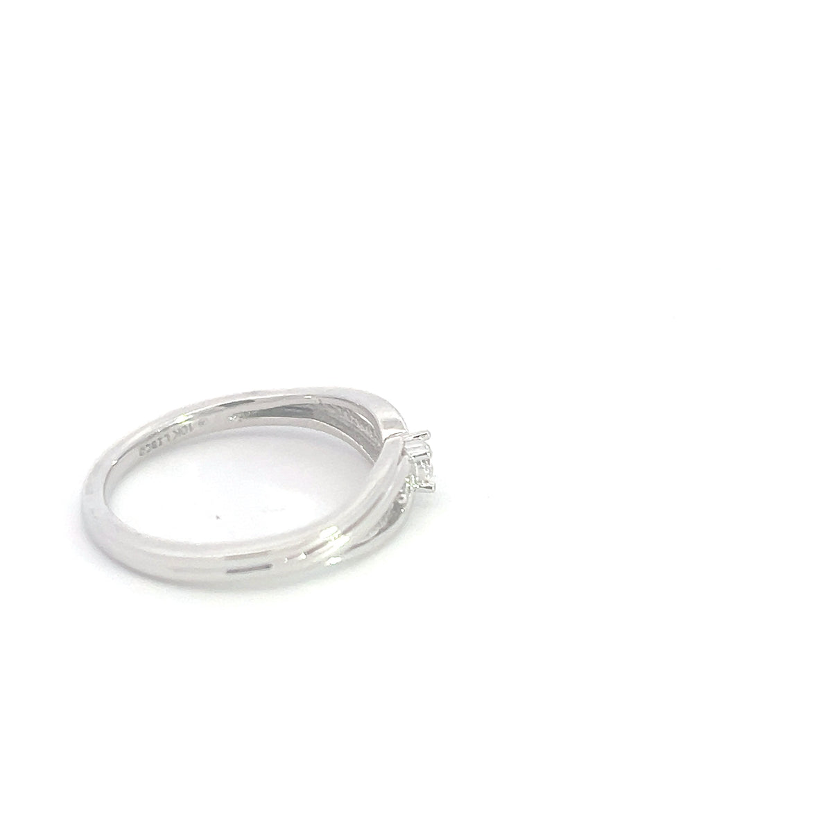 10K White Gold 0.06cttw Diamond Ring