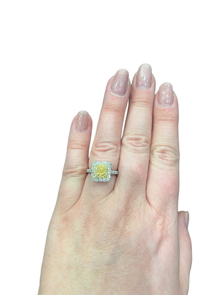 Anillo elegante de oro blanco de 18 quilates con diamantes amarillos y blancos - talla 6,5