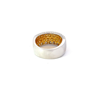 Anillo elegante de oro blanco de 18 quilates con diamantes amarillos y blancos - talla 6,5