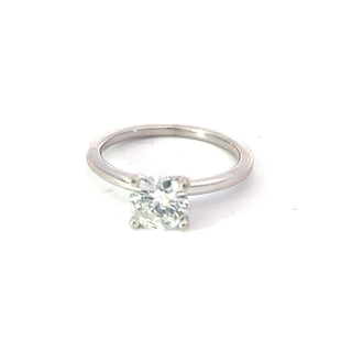 Anillo de compromiso de diamantes canadienses de talla brillante redonda de 1,01 quilates en oro blanco de 14 quilates
