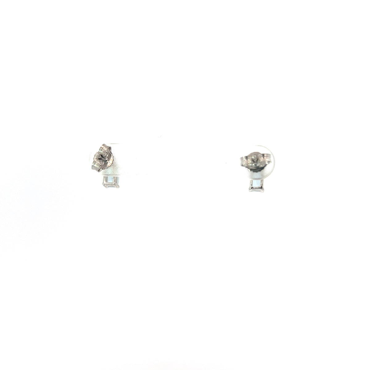 Aretes de diamantes y aguamarina en oro blanco de 10 quilates