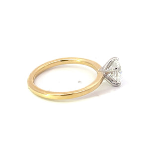 Anillo de compromiso de diamantes canadienses de talla brillante redonda de 1,01 quilates en oro amarillo de 14 quilates