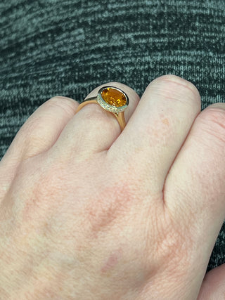 Anillo de oro amarillo de 14 quilates con citrino de 2,35 quilates y diamantes de 0,09 quilates - Talla 7