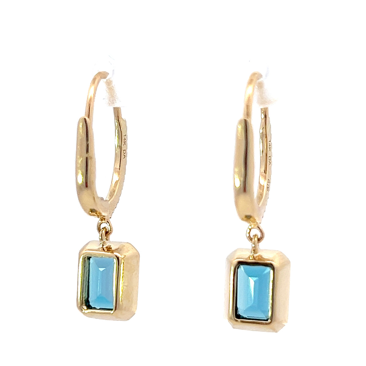 Aretes colgantes de diamantes y topacio azul en oro amarillo de 14 quilates