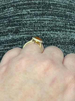 Anillo de oro amarillo de 14 quilates con citrino de 2,35 quilates y diamantes de 0,09 quilates - Talla 7