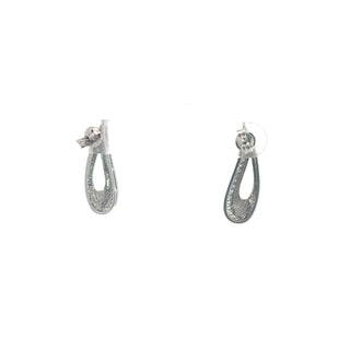 Aretes de eternidad dobles con diamantes de 0,10 quilates en oro blanco y amarillo de 10 quilates