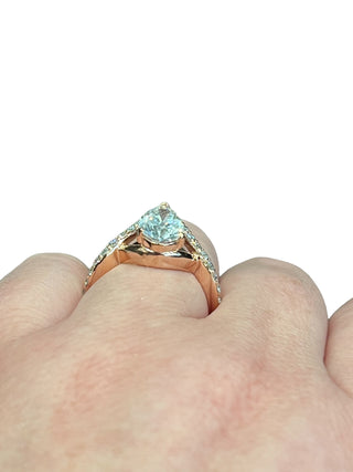 Anillo de diamantes de talla pera cultivados en laboratorio de 2,17 quilates en oro rosa de 14 quilates