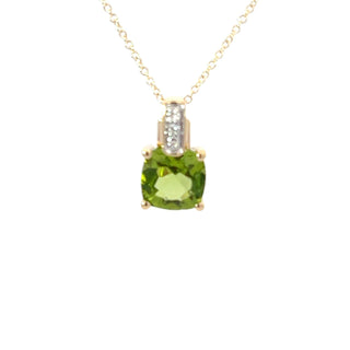 SEGUIMIENTO - Oro amarillo de 10 quilates, peridoto de talla cojín de 7 mm y colgante de diamante de 0,026 quilates - 18 pulgadas