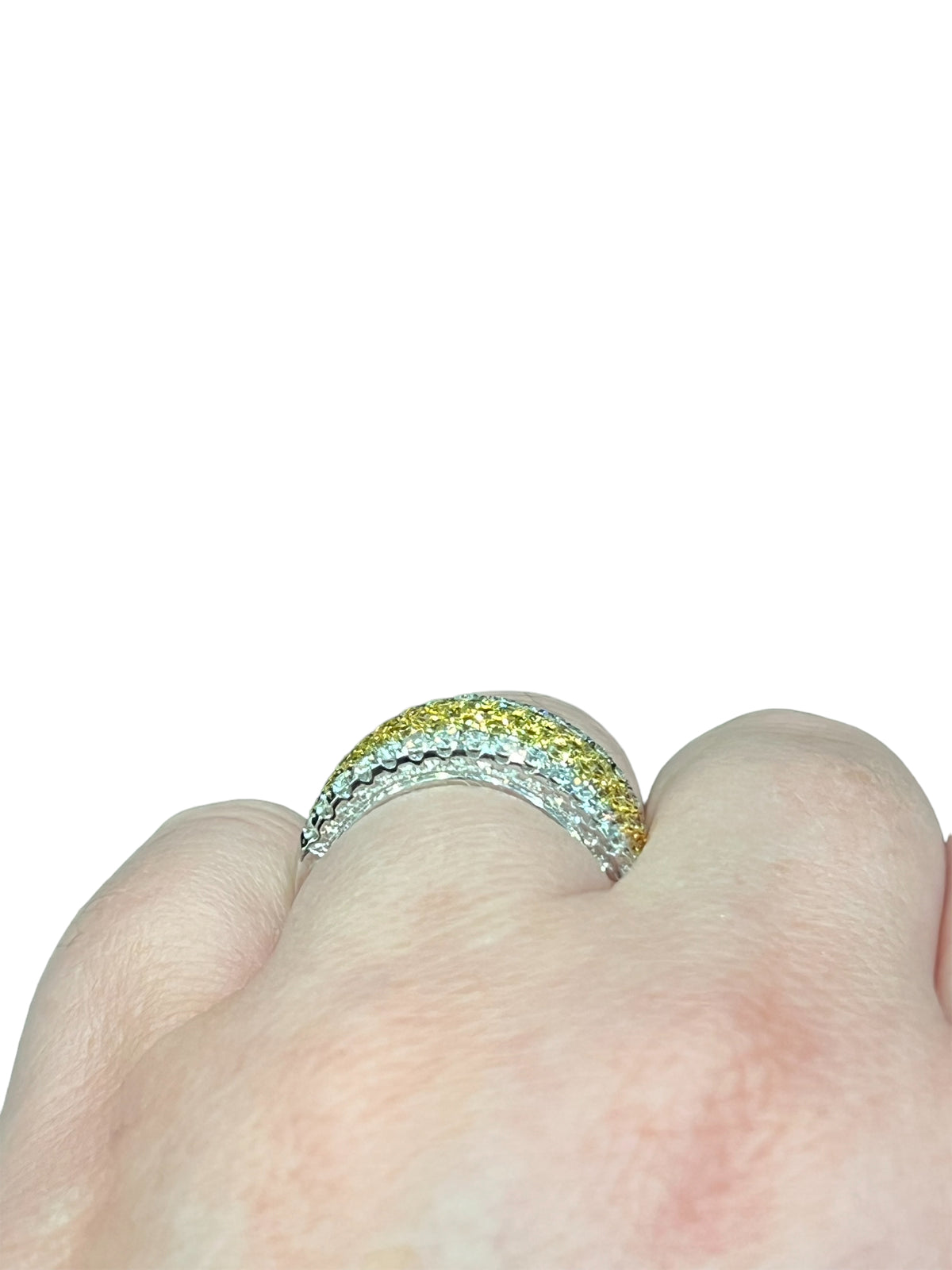 Anillo elegante de oro blanco de 18 quilates con diamantes amarillos y blancos - talla 6,5