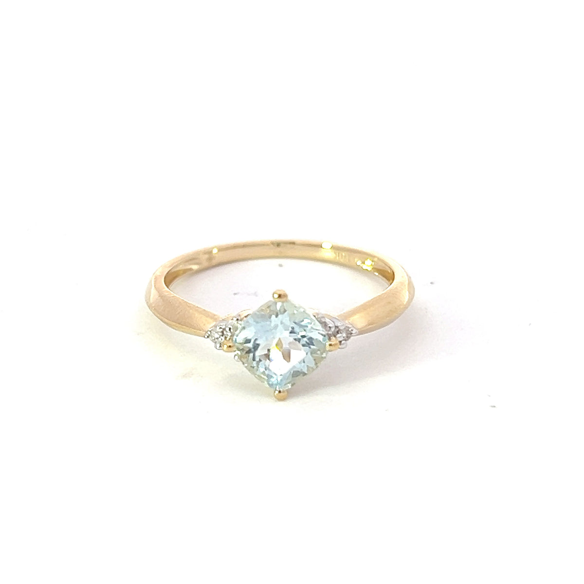 10K Yellow Gold 0.76cttw Aquamarine and 0.008cttw Diamond Ring, size 7