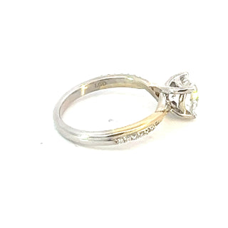Anillo de diamantes redondos de talla brillante cultivados en laboratorio de 1,60 quilates de oro blanco y amarillo de 14 quilates