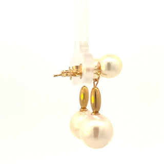 Aretes colgantes de perlas cultivadas en oro amarillo de 14 quilates con cierre de mariposa