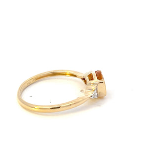 Anillo de oro amarillo de 10 quilates con citrino de 0,85 quilates y diamantes de 0,03 quilates - Talla 7