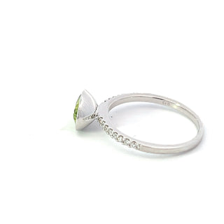 Anillo de diamantes y peridoto en oro blanco de 14 quilates - Talla 7