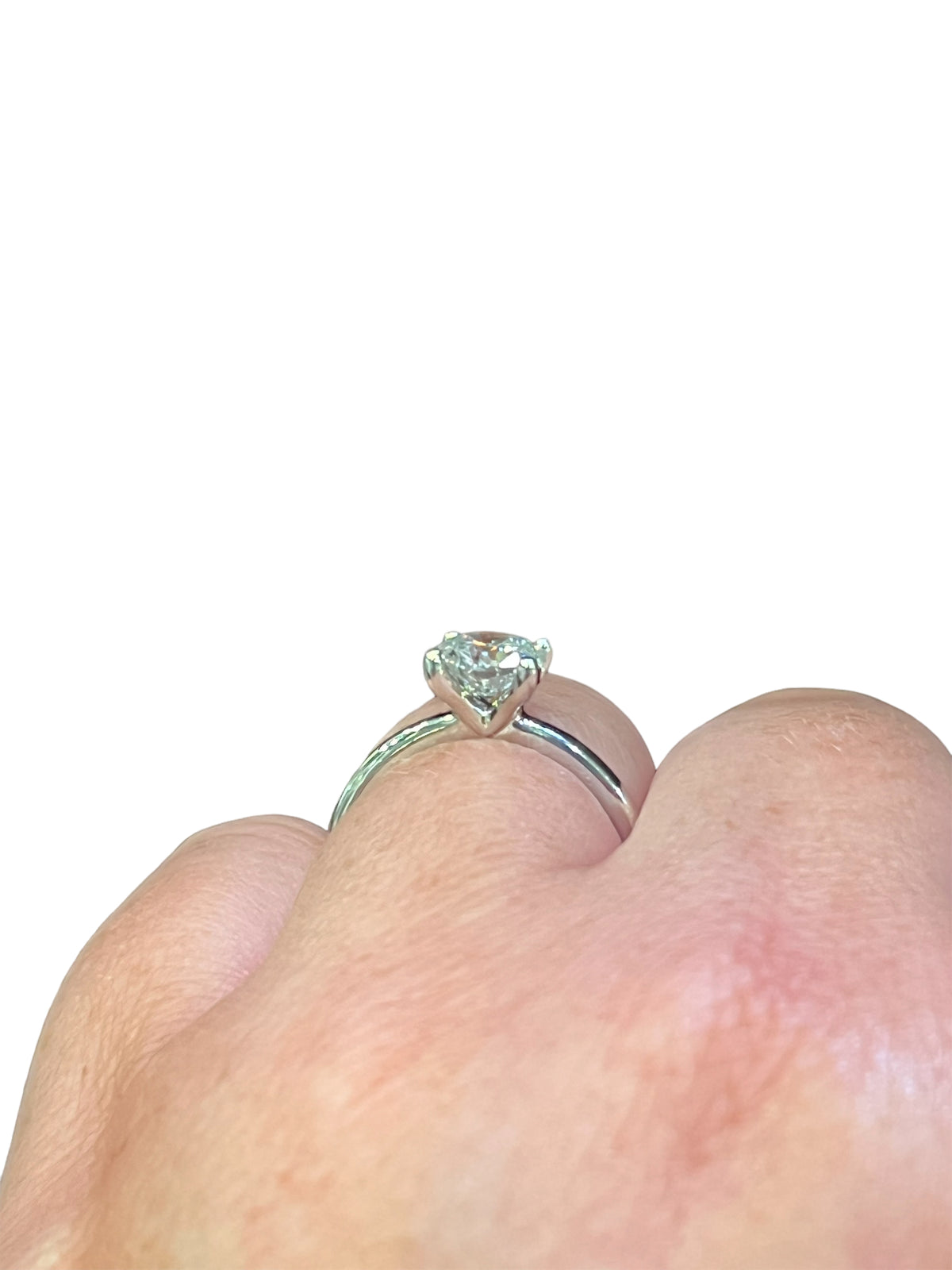 Anillo de compromiso de diamantes canadienses de talla brillante redonda de 1,01 quilates en oro blanco de 14 quilates
