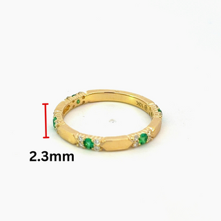 10K Yellow Gold Genuine Emerald & 0.13cttw Diamond Ring / Band