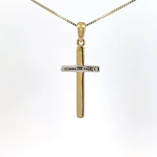 Colgante de cruz de diamantes de 0,06 quilates en oro amarillo de 10 quilates, 18"