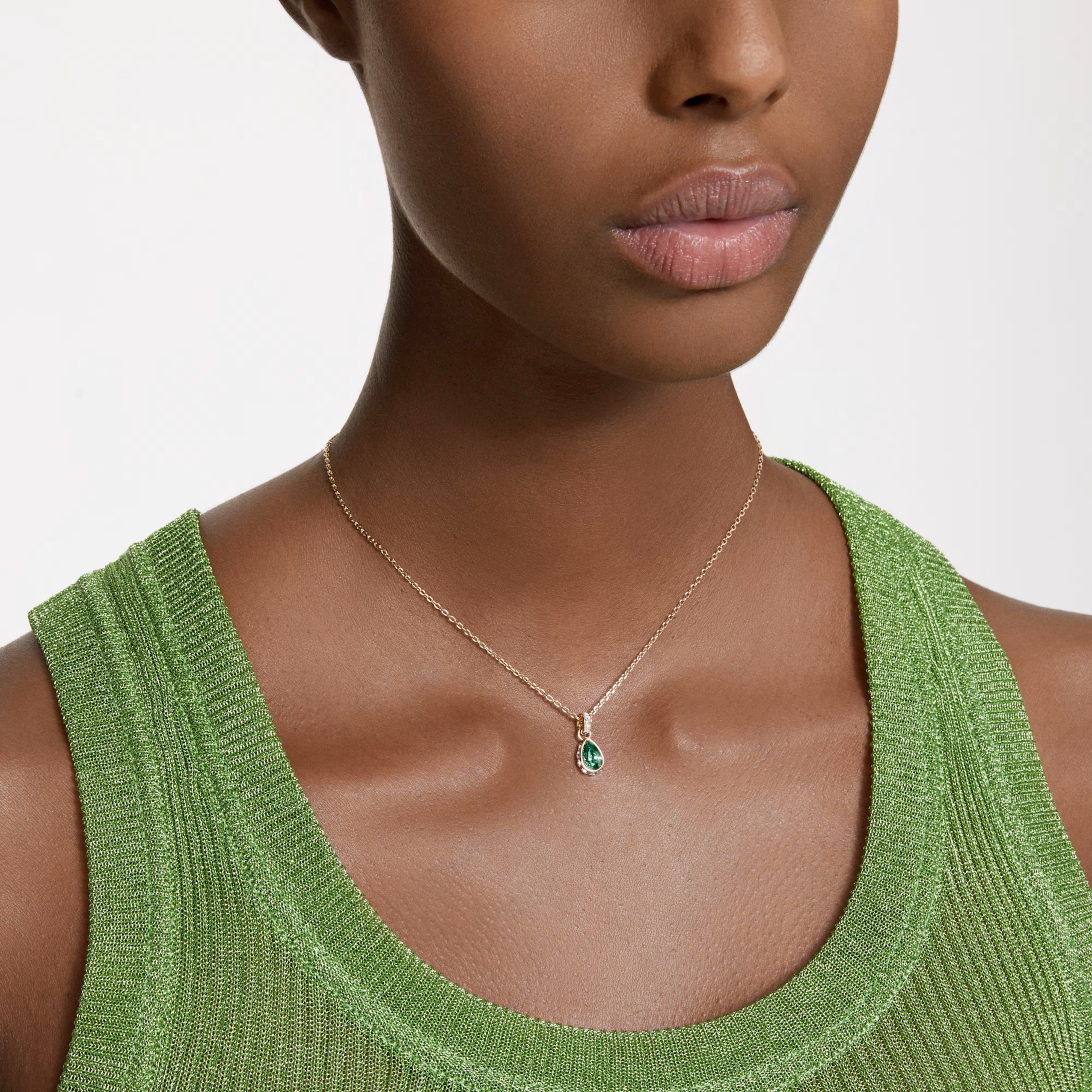 Swarovski Chroma pendant, Pear cut, Green, Gold-tone plated - 5648751