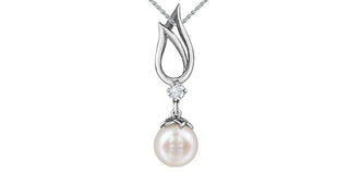Colgante colgante de oro blanco de 10 quilates con perlas cultivadas de 7 mm y diamantes canadienses de 0,085 quilates