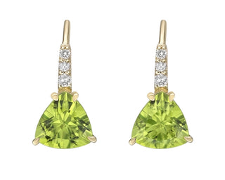 Pendientes colgantes de oro amarillo de 10 quilates con peridoto de talla billón de 6 mm y diamantes de 0,065 quilates con cierres de palanca