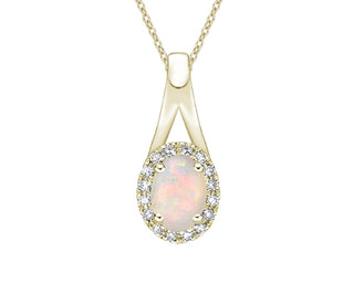 Colgante de oro amarillo de 10 quilates con ópalo blanco de talla ovalada de 7x5 mm y halo de diamantes de 0,08 quilates - 18 pulgadas