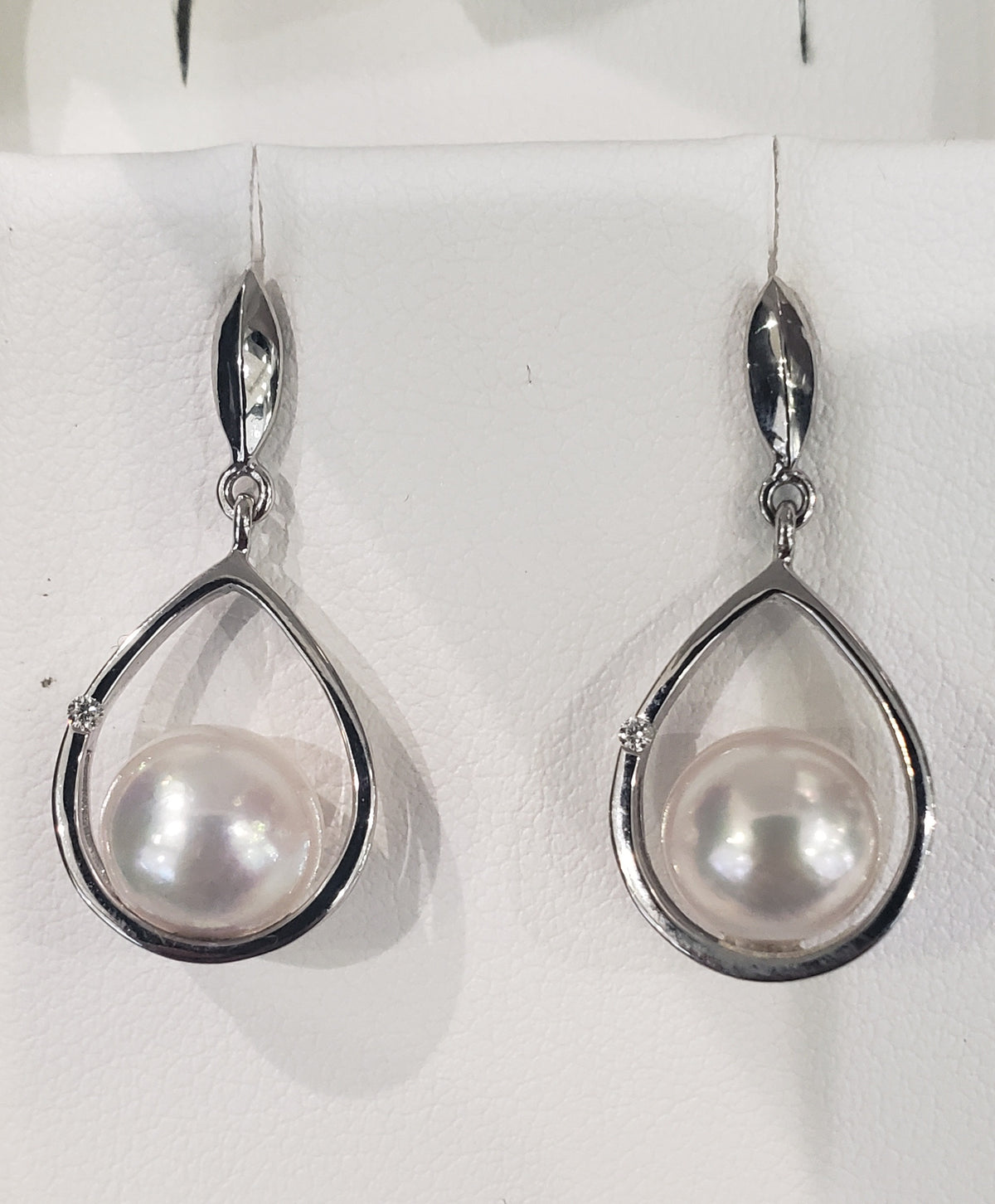 18K White Gold 8.5-9.0mm Cultured Pearl and Diamond Dangle Earrings with Butterfly Backs