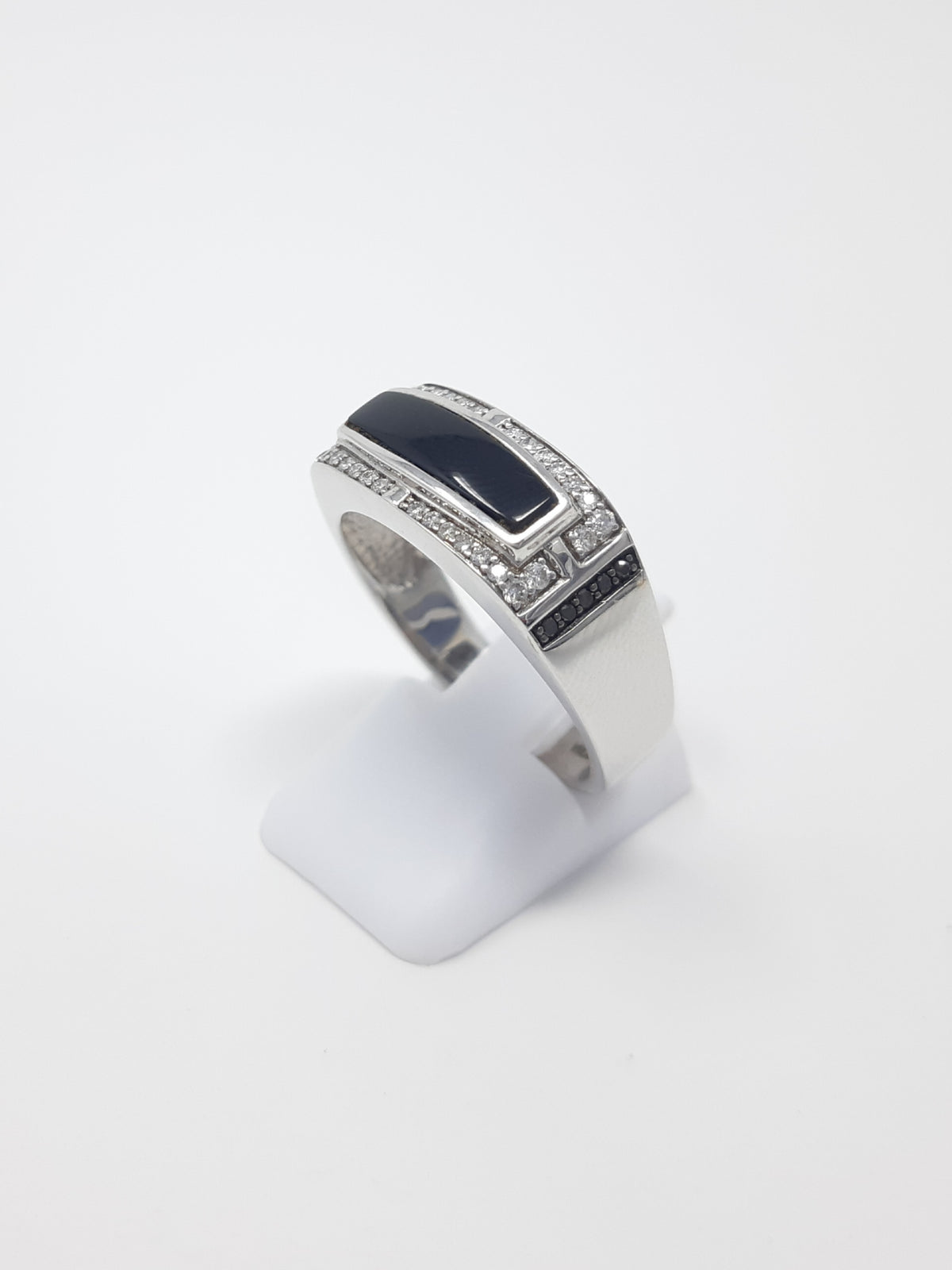 10K White Gold Onyx 0.25cttw White and Black Diamond Ring