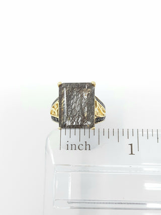 Anillo de cuarzo turmalinado y diamantes negros
