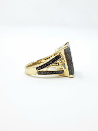 Anillo de cuarzo turmalinado y diamantes negros