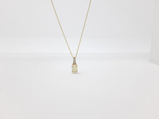 Colgante de ópalo y diamantes