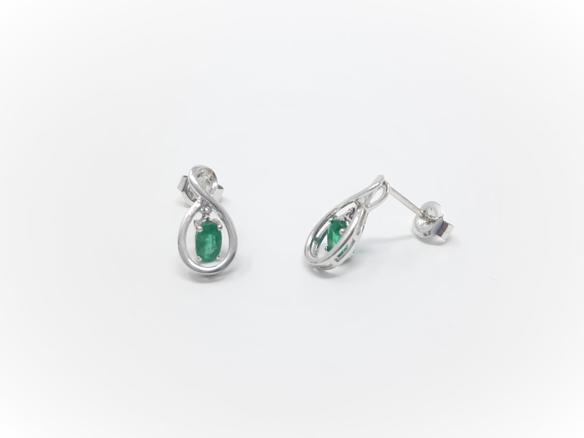 10K White Gold Oval Cut Emerald Stud Earrings
