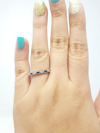Anillo de zafiro y diamantes