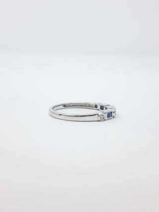 Anillo de zafiro y diamantes