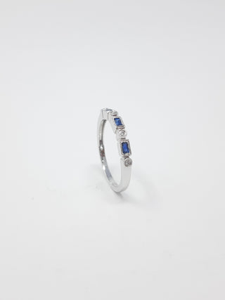 Anillo de zafiro y diamantes