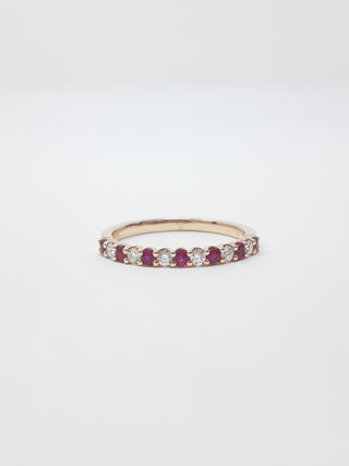 Anillo de rubí y diamantes
