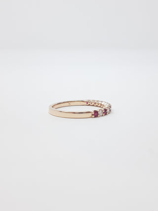 Anillo de rubí y diamantes