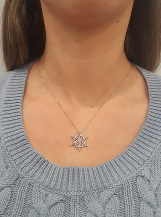 Colgante de copo de nieve de diamantes