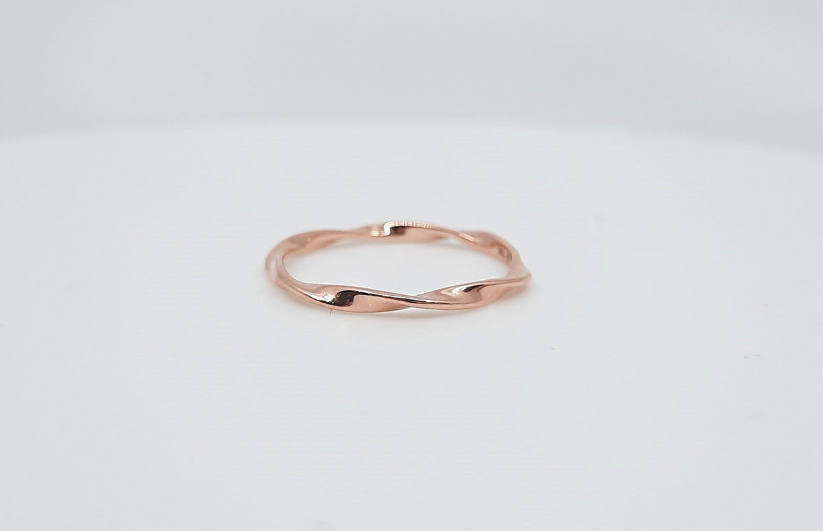 10K Rose Gold Twisty Patterned Ring, size 6.5