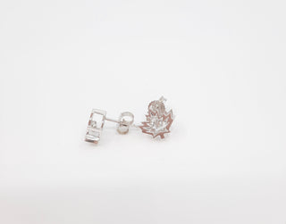 Pendientes de oro blanco de 10 quilates con diamantes canadienses de 0,08 quilates
