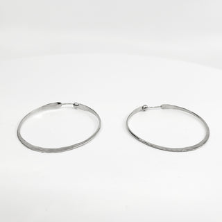 Pendientes de aro con textura martillada de plata de ley, 39 mm