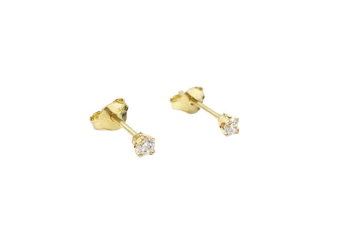 Pendientes de circonita cúbica de oro amarillo de 10 quilates - 4 mm