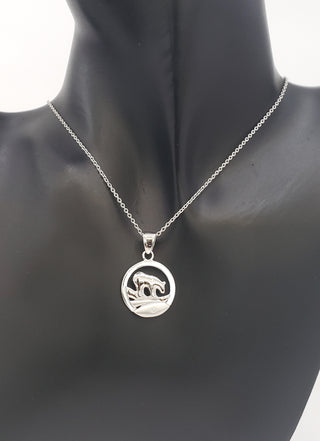 Colgante de oso espíritu de diamante canadiense de plata de ley 925 de 0,015 quilates