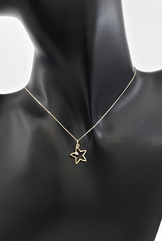 Colgante de estrella con diamantes de 0,02 quilates en oro amarillo de 10 quilates, 18"
