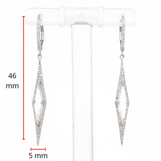Aretes colgantes de diamantes y topacios blancos en oro blanco de 14 quilates
