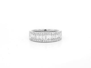 Anillo de diamantes redondos y de talla baguette de 0,97 quilates en oro blanco de 14 quilates, talla 6