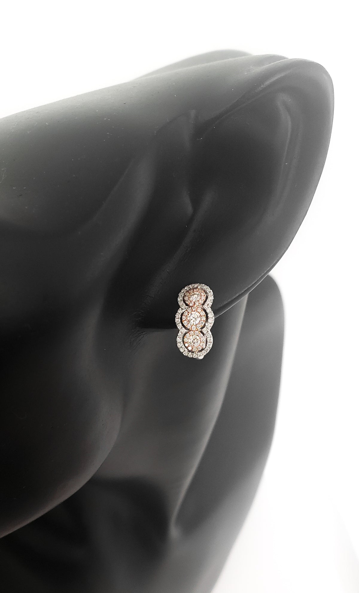 Aretes tipo argolla con diamantes de 0,76 quilates en oro blanco y rosa de 14 quilates